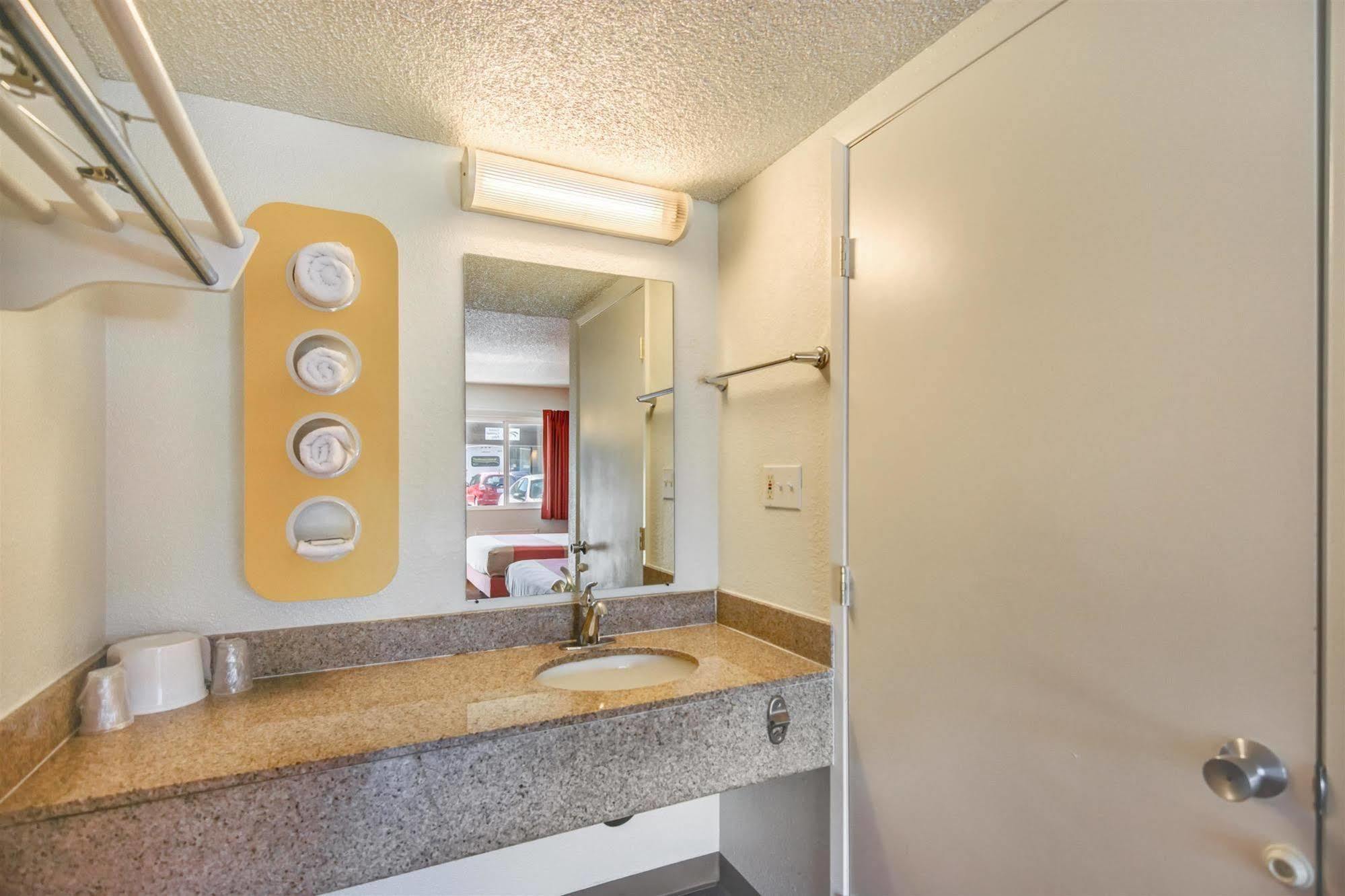 Motel 6-Stockton, Ca - North Lincoln Village エクステリア 写真